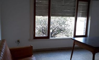 Casa en venta - 3 Dormitorios 2 Baños 4 Cocheras - 600Mts2 - Mechongue