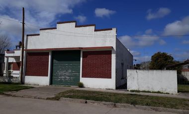 Casa en venta - 3 Dormitorios 2 Baños 4 Cocheras - 600Mts2 - Mechongue
