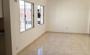 Oportunidad -Venta Edificio en block 8 dptos con local y cocheras - Alquilado Renta inmediata