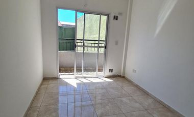 Oportunidad -Venta Edificio en block 8 dptos con local y cocheras - Alquilado Renta inmediata