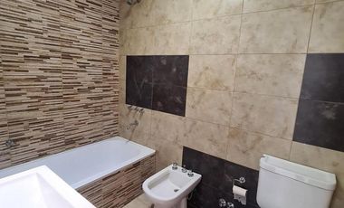 Oportunidad -Venta Edificio en block 8 dptos con local y cocheras - Alquilado Renta inmediata
