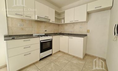 Oportunidad -Venta Edificio en block 8 dptos con local y cocheras - Alquilado Renta inmediata