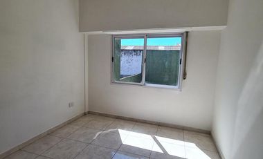 Oportunidad -Venta Edificio en block 8 dptos con local y cocheras - Alquilado Renta inmediata