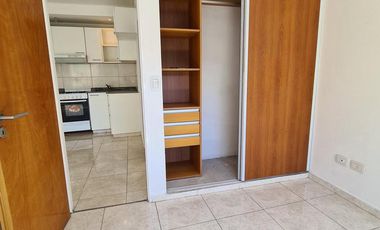 Oportunidad -Venta Edificio en block 8 dptos con local y cocheras - Alquilado Renta inmediata