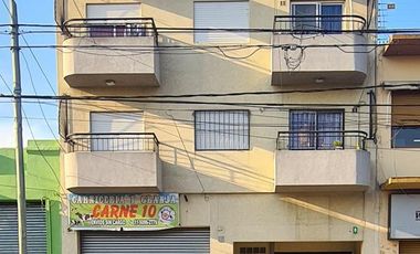 Oportunidad -Venta Edificio en block 8 dptos con local y cocheras - Alquilado Renta inmediata