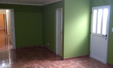 Casa en venta - 4 Dormitorios 3 Baños - Local - 257Mts2 - San Luis