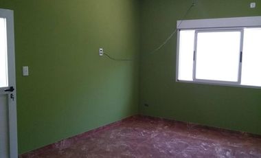 Casa en venta - 4 Dormitorios 3 Baños - Local - 257Mts2 - San Luis