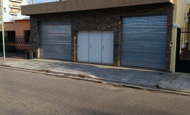 Casa en venta - 4 Dormitorios 3 Baños - Local - 257Mts2 - San Luis