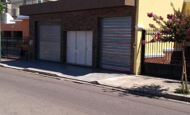 Casa en venta - 4 Dormitorios 3 Baños - Local - 257Mts2 - San Luis