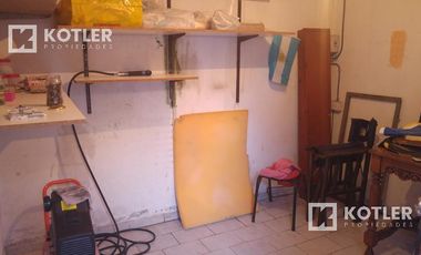 Lote con 2 propiedades en Temperley Este