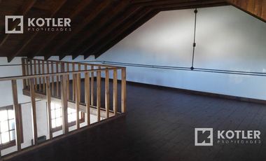 Lote con 2 propiedades en Temperley Este