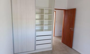 VENTA/PERMUTA - Casa - dos dormitorios - Pileta y jardín - Eco Pueblo, Alvear