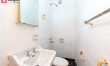 Departamento de 3 ambientes con dependencia en venta en Palermo
