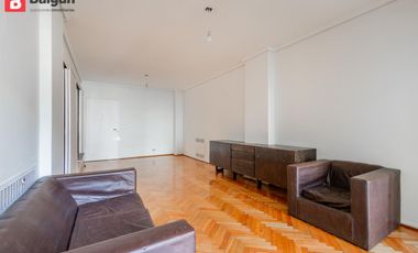 Departamento de 3 ambientes con dependencia en venta en Palermo