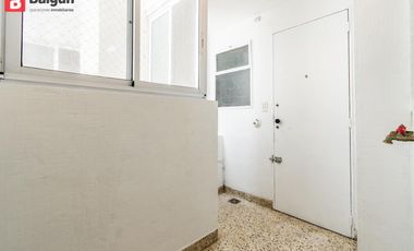 Departamento de 3 ambientes con dependencia en venta en Palermo