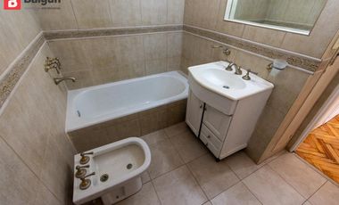Departamento de 3 ambientes con dependencia en venta en Palermo