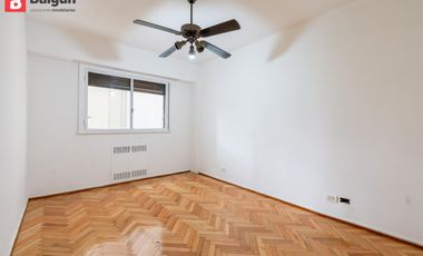 Departamento de 3 ambientes con dependencia en venta en Palermo