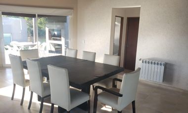 Casa en  venta en barrio Ecuestre, Costa Esmeralda