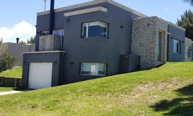 Casa en  venta en barrio Ecuestre, Costa Esmeralda