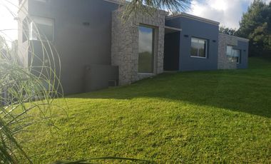 Casa en  venta en barrio Ecuestre, Costa Esmeralda