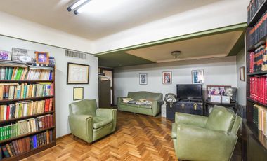 Oficina en primer piso - piso exclusivo  - amplia- posibilidad cochera