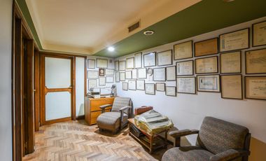 Oficina en primer piso - piso exclusivo  - amplia- posibilidad cochera