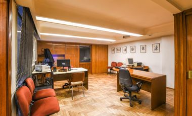 Oficina en primer piso - piso exclusivo  - amplia- posibilidad cochera