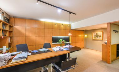 Oficina en primer piso - piso exclusivo  - amplia- posibilidad cochera