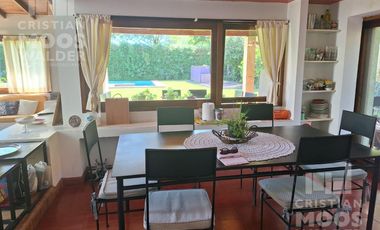 Casa en venta 4 ambientes Barrio Cerrado La Barra