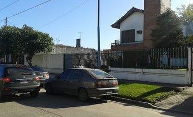 Casa uso comercial  260m² cub Lote 1.162