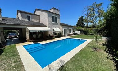 Impecable casa en el C. C. Champagnat