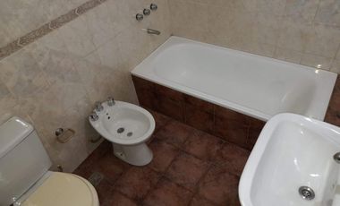 ¡DEPARTAMENTO EN SAN ISIDRO – EXCELENTE UBICACIÓN Y SIN EXPENSAS!