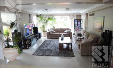 Casa venta barrio privado La Comarca, Centenario, 3 dormitorios, 3 baños, jardín y cochera