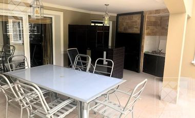 Casa venta barrio privado La Comarca, Centenario, 3 dormitorios, 3 baños, jardín y cochera