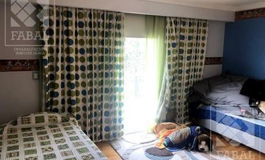 Casa venta barrio privado La Comarca, Centenario, 3 dormitorios, 3 baños, jardín y cochera