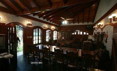 inportante casa de 5 dormitorios con parque y piscina en Lomas de Zamora Oeste