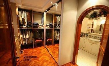 inportante casa de 5 dormitorios con parque y piscina en Lomas de Zamora Oeste