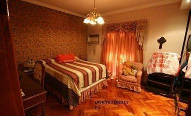 inportante casa de 5 dormitorios con parque y piscina en Lomas de Zamora Oeste