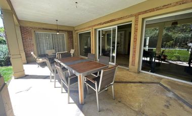 Casa en venta en barrio  Las Araucarias. Pilar
