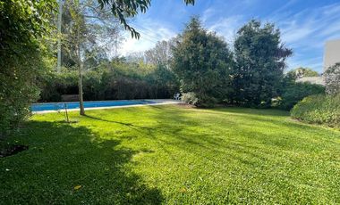 Casa en venta en barrio  Las Araucarias. Pilar