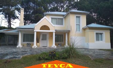 VENTA Casa de 4 ambiente. Barrio Cerrado Pinamar Chico