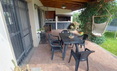 Casa en Acequias del Aire con 3 dormitorios y  pileta - Roldán