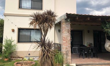 Casa en Acequias del Aire con 3 dormitorios y  pileta - Roldán