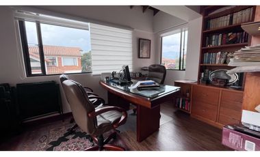 Rento   amplia casa campestre con ascensor.