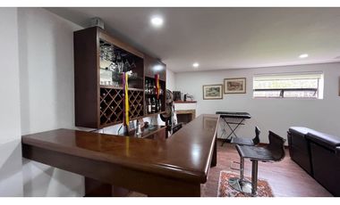 Rento   amplia casa campestre con ascensor.