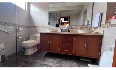 Rento   amplia casa campestre con ascensor.