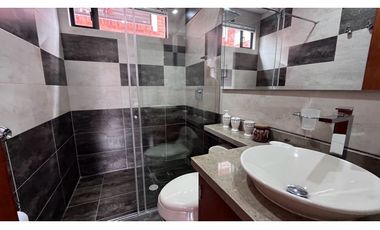 Rento   amplia casa campestre con ascensor.