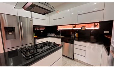 Rento   amplia casa campestre con ascensor.