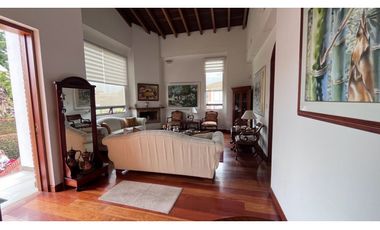 Rento   amplia casa campestre con ascensor.