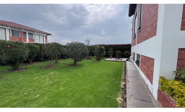 Rento   amplia casa campestre con ascensor.